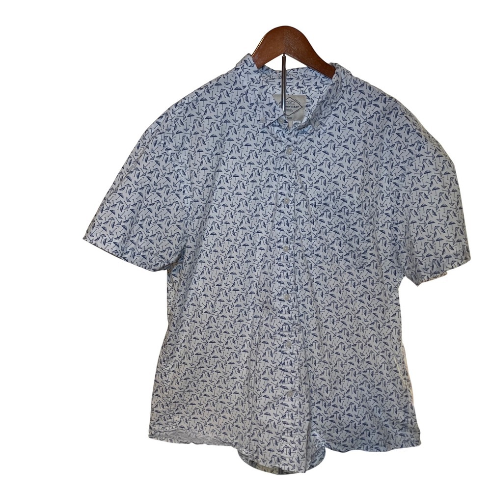 St Johns Bay Mens XXL No Tuck Shirt White Navy Blue Umbrella Print Short Sleeve